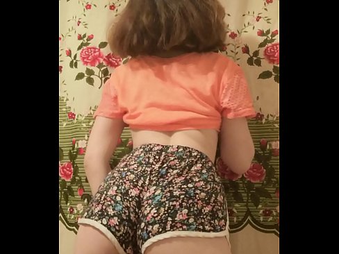 ❤️ Giovane pupa sexy fa uno striptease riprendendo i suoi pantaloncini alla telecamera ❤ Video di sessoal it.pornoincest.ru ❌️